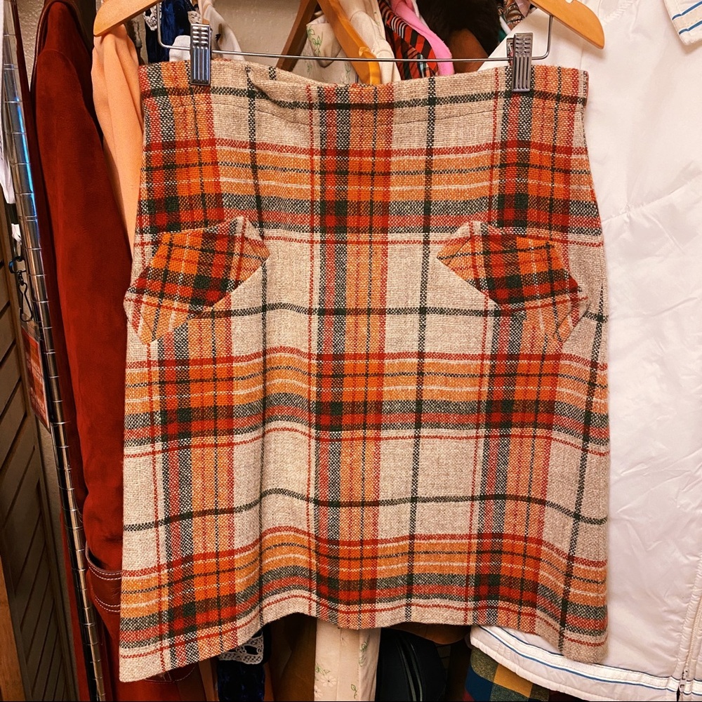SOLD Intuitions Plaid Wool Skirt & Jacket Set - Picture 9 of 10